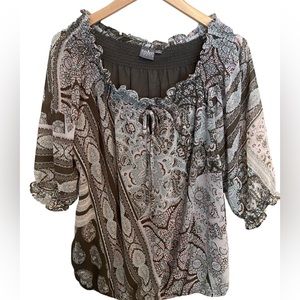 Light weight, banded bottom blouse. Can be worn off the shoulders!